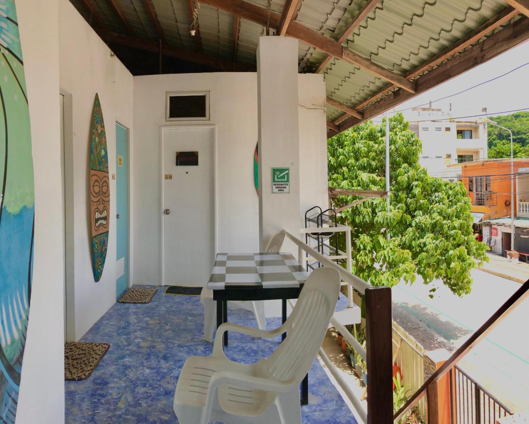 Chill Out Hostel Balabag  Экстерьер фото